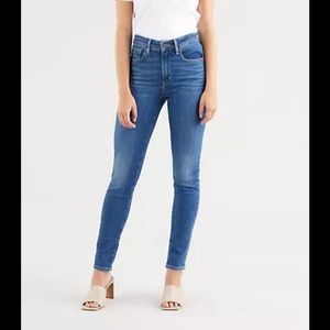 Levi’s 721 high rise skinny jeans